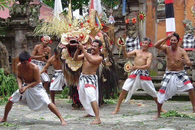2 Days Best of Bali Famous Tour Packages - Day 1: Dance first, then crafts, Ubud, and Jimbaran seafood