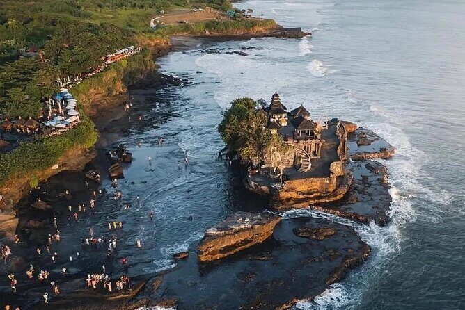 All inclusive Tanah lot & North Bali Tour: Jatiluwih, Ulun Danu - Tanah Lot Temple: where the ocean does the soundtrack