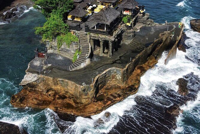 All inclusive Tanah lot & North Bali Tour: Jatiluwih, Ulun Danu - The Twin Lake View photo spot: quick stop, fun props, real scenery