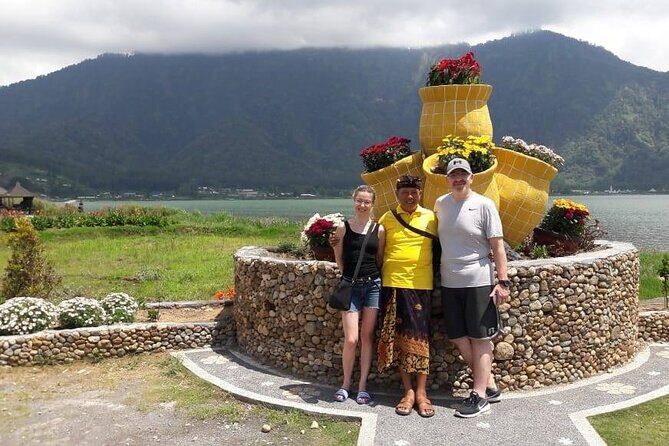 Ancient Temples and Jatiluwih Rice Terrace Private Tour - Buffet lunch with sweeping views of Bali’s rice country