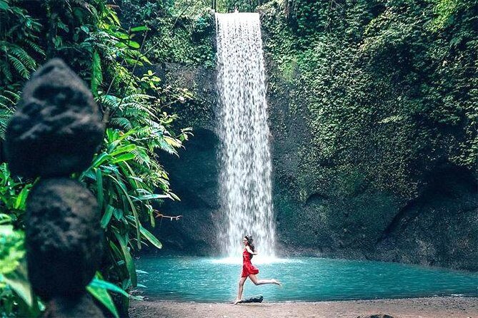 Bali Day Trip: Ubud Temples & Hidden Waterfalls - Kanto Lampo Waterfall: A Smaller, Closer Feel