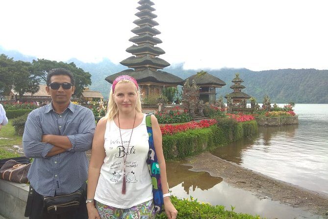 Bali (DPS) Airport arrival to Your Ubud accommodation - Landing at DPS: the name-sign meet-and-greet advantage