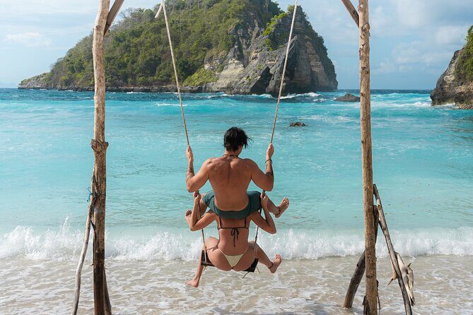 Bali East Nusa Penida Private Tour - All Inclusive - Stop 4: Teletubbies Hill for Rounded-Hill Photos