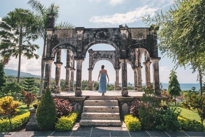 Bali Instagram: Gate of Heaven Tour - Mahagiri Panoramic Resort & Restaurant: a Mount Agung view break