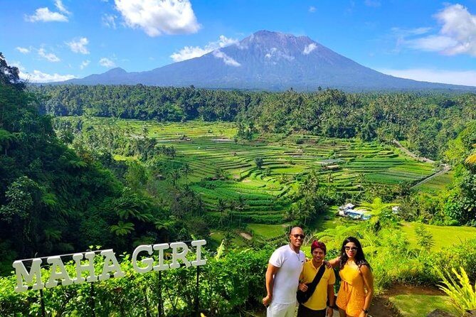 Bali Instagram Tour: The Most Scenic Spots - What the guides do beyond driving (and why that matters for photos)