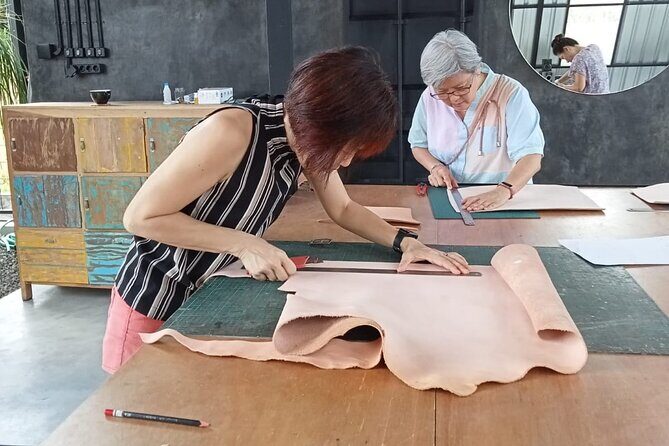 Bali Leather Craft Workshop - 6 hours ( canggu / seminyak) - Who should book this workshop (and who might not)