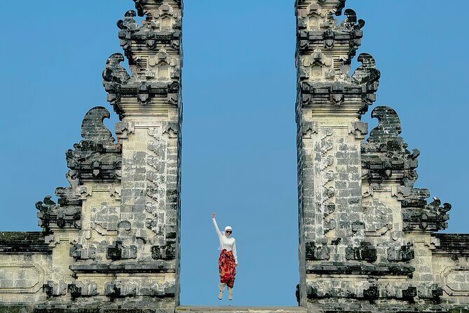 Bali Lempuyang Photography Tour -All Inclusive & Private - Happy Swing Bali (and Bird Nest): fun height shots with included tickets