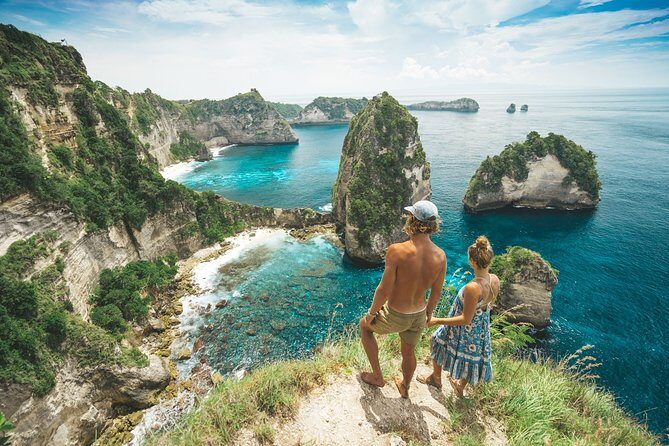 Bali-Nusa Penida. East Part. Private car. All-inclusive - Pantai Diamond: bright sand, cliff coast, and a newer-access vibe