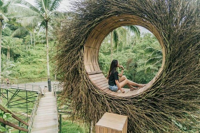 Bali Private Driver - Bali customized private tour - The car and comfort rules: bring less luggage than you think