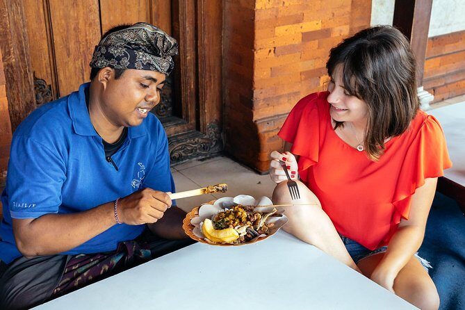 Bali Private Food Walking Tour With Locals: The 10 Tastings - Denpasar street food starts at Badung Market