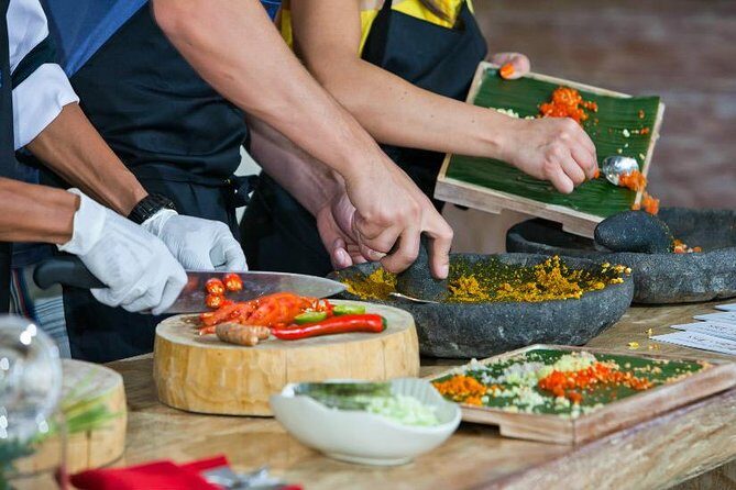 Balinese Cooking Class & Tanah Lot Temple Visit - Private & All-Inclusive - Lunch you cook: what to expect from the meal