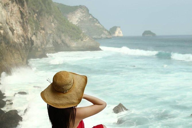 Best Bali Beaches - Uluwatu Temple - FREE Wi-Fi - Pantai Melasti Ungasan: Cliff Views and Clear Water