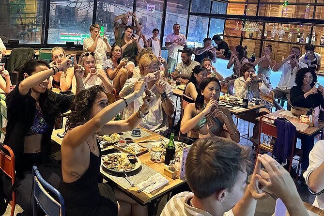 Canggu: Drag Show with Dinner - Inklusiv Warung: a Deaf-centered drag night in Seminyak/Canggu