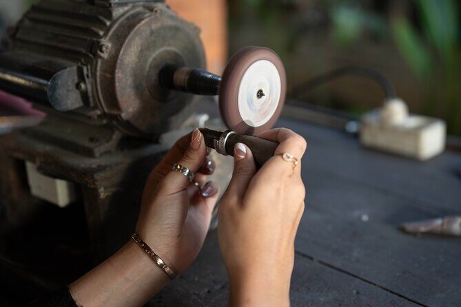 Canggu Silver Jewelry Making Class: Create Unique Silver Jewelry - Snacks, Wi‑Fi, and the vibe in a Canggu studio
