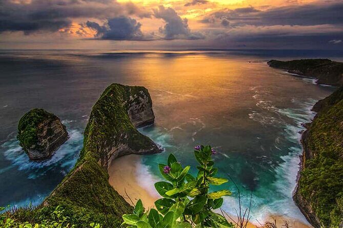 Day Trip to Nusa Penida with All Inclusive - Stop 3: Kelingking Beach and the T-Rex cliff shape