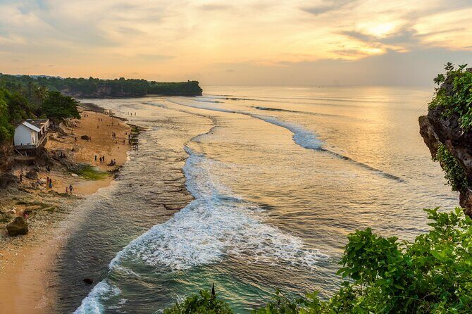 Explore Bali Beaches with Private Minivan Tour - The guide makes the difference: how Ardi, Winwin, and others shape the day