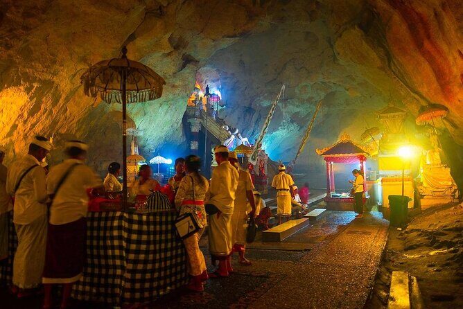 Full Day Private Tour to Nusa Penida Underground Temple from Bali - Atuh Beach: the rough road that leads to a dramatic bay