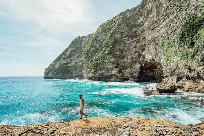 Full-Day Tour To Nusa Penida Bali - Pantai Diamond on the east: sharp cliffs and big panorama time