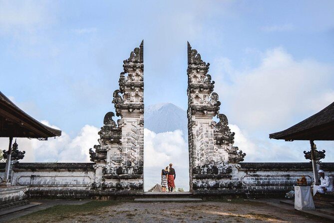 Gate Heaven of LEMPUYANG TEMPLE & East Bali Tours - Tirta Gangga Water Palace + Lunch: A Calm Break in the Middle