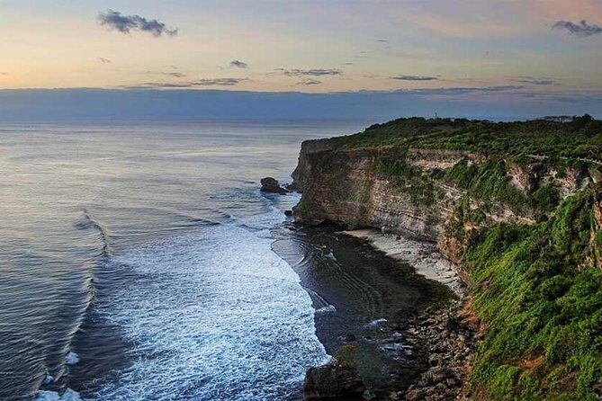 Halfday Tour:Uluwatu Temple,Kecak Dance and Dinner Jimbaran Beach with Transport - Jimbaran Bay and seafood dinner: where your choice matters