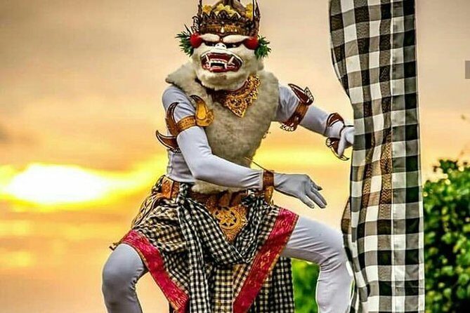 Kecak fire dance and uluwatu temple tour - free wifi - What can go wrong: pickup timing and driver-vs-guide expectations