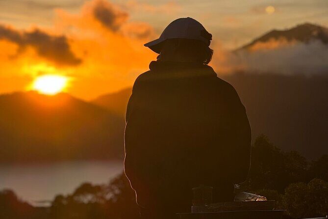 Mount Batur Sunrise Jeep Tour and Hot Spring - Mount Batur Sunrise by Jeep: Breakfast, Hot Drinks, and the View Setup