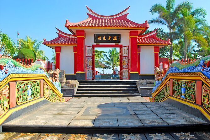 North Bali Tour - Visiting Rice Terrace, Lake, Waterfall, Temple and Hot Spring - Lovina Beach lunch: a nice break in a coastal town