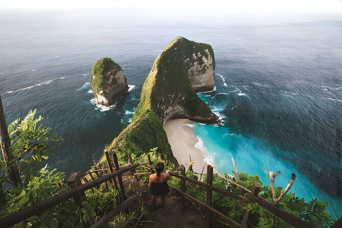 Nusa Penida Island Beach Tours with Snorkeling From Bali - Pasih Uug (Broken Beach): The Signature Arch Over the Indian Ocean