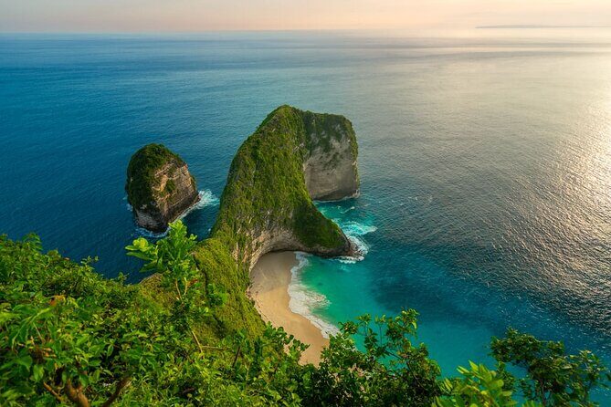 Nusa Penida Private Snorkeling and West Tour Start from Bali - Kelingking Beach: the iconic cliff, timed for photos not exhaustion