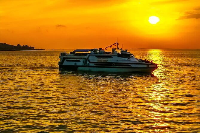 One-way Ticket Fast Boat from Sanur Bali or Nusa Lembongan - The 30-Minute Sea Ride: Clean, Fast, and Built for Comfort