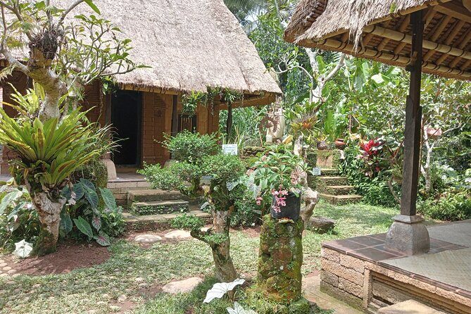 Penglipuran Village Waterfall Swing Private Guided Tour - Stop 1: Kanto Lampo Waterfall for quick, photogenic nature