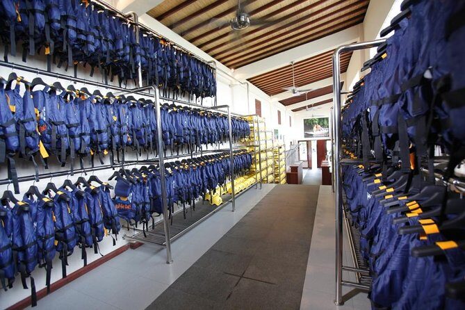 Premium Ayung River White Water Rafting in Bali - The Stops After Rafting: Shower, Change, Lunch, and Chocolate Centre Time