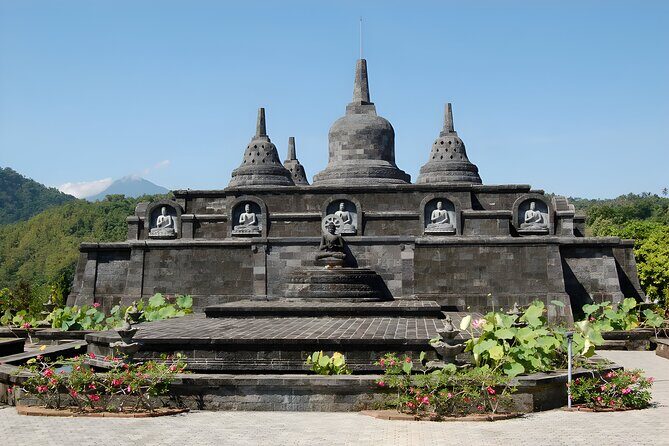 Private Full-Day Tour : North Bali Trip to Discover The Culture of Bali Island - Bedugul twin lakes (Tamblingan and Buyan): the calm in the middle
