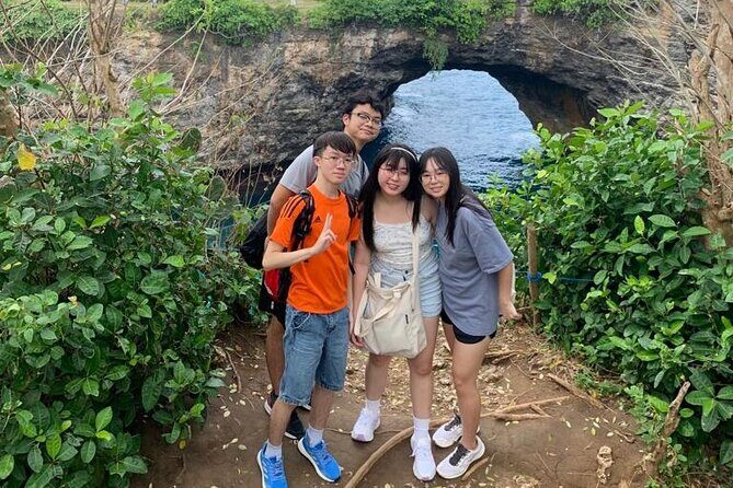 Private Instagramable West Nusa Penida Tour - Guide Quality: Photo Help Can Be the Difference Maker