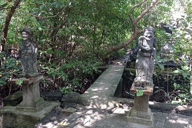 Sanur Village E-bike Tour: Family-Friendly Adventure - Lunch on the Beach: Indonesian Food and a Slower Ending