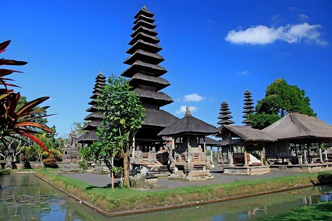 Tanah Lot and Uluwatu Temple Tour - Bali Full Day Sightseeing Tours - Uluwatu Temple at sunset time: iconic, crowd-aware, and worth it