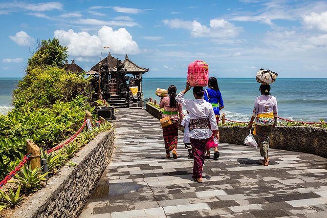 Tanah Lot Bali Temple Sunset Small Group Tour – Half Day - Small Group Pace: How Max-9 Makes Photos and Stories Easier