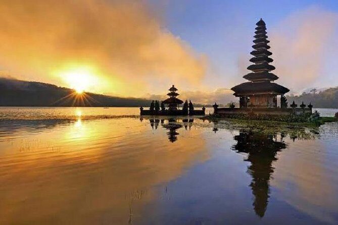 Tanah Lot - Jatiluwih (UNESCO) - Beratan lake -Hidden hill (Wanagiri)-FREE WI-FI - Lake Beratan and Ulun Danu Bratan: goddess stories tied to a volcanic lake