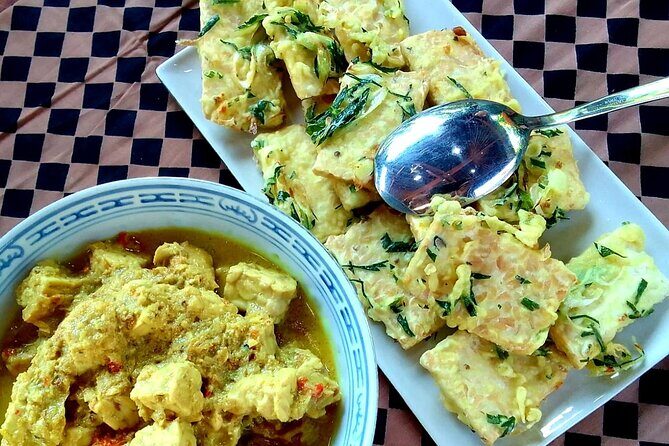 Traditional Tempeh Making & Cooking Balinese Cuisine - Cooking your lunch: seven dishes, open-air kitchen, garden meal