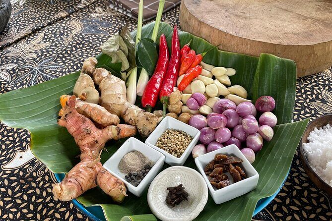 Traditional Tempeh Making & Cooking Balinese Cuisine - Meet Ayu and Ngurah: a small-group home-kitchen vibe with real teaching