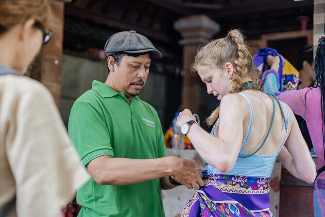 Ubud Small Group Tour: Monkey Forest, Tegalalang Rice Terraces and more - Tirta Empul Temple and the holy spring: a calmer cultural finish