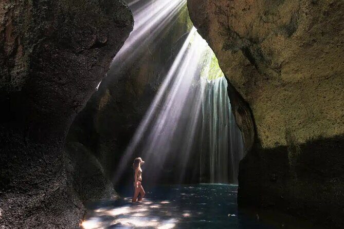 Ubud Waterfalls and Rice Terraces Private Day Tour - Kanto Lampo Waterfall: Clear Water, Rocky Cliffs, Photo-Friendly Pools