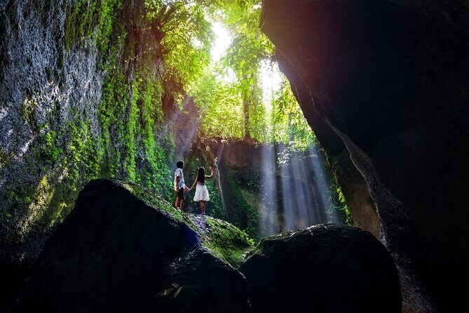 Ubud Waterfalls and Rice Terraces Private Day Tour - Uma Pakel Agro Tourism in Tegallalang: Coffee and Herbal Products