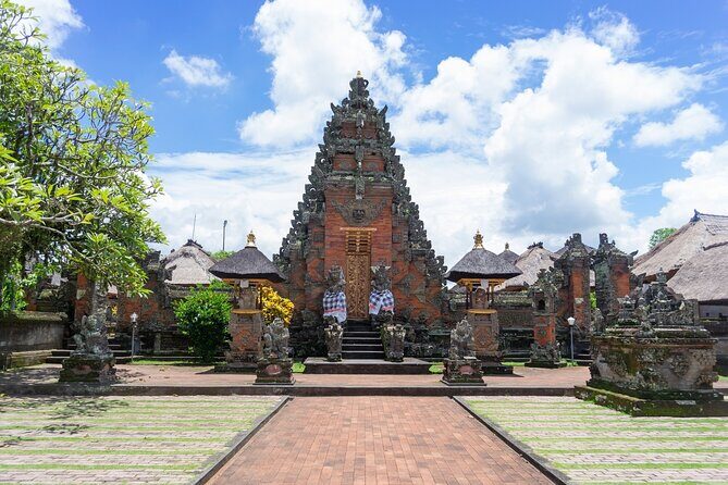 Ultimate Ubud Experience All Inclusive Private Day Tour - Tegenungan Waterfall: accessible nature break with a refreshing vibe