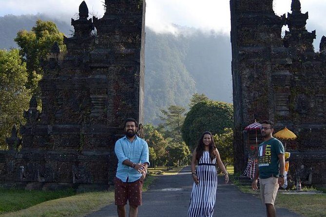 Ulun Danu Temple, Handara Gate, Wanagiri And Banyu Mala Waterfall - Wanagiri Hills: bamboo-style viewpoints with a slower rhythm