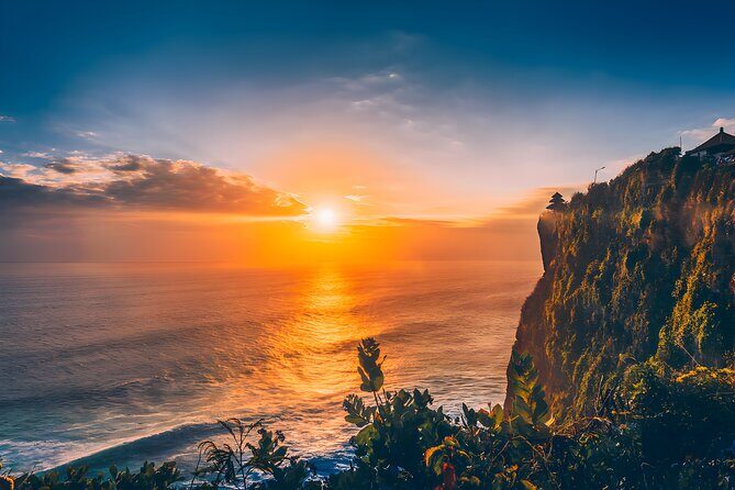 Uluwatu Sunset Tour: Kecak and Fire Dance with Jimbaran Dinner - The road reality: traffic, a coffee stop, and how to keep the day on track