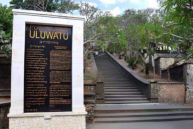 Uluwatu Sunset,Kecak Dance and Diner Seafood In Jimbaran - Kecak and Fire Dance: voice-only drama with a cliffside tempo